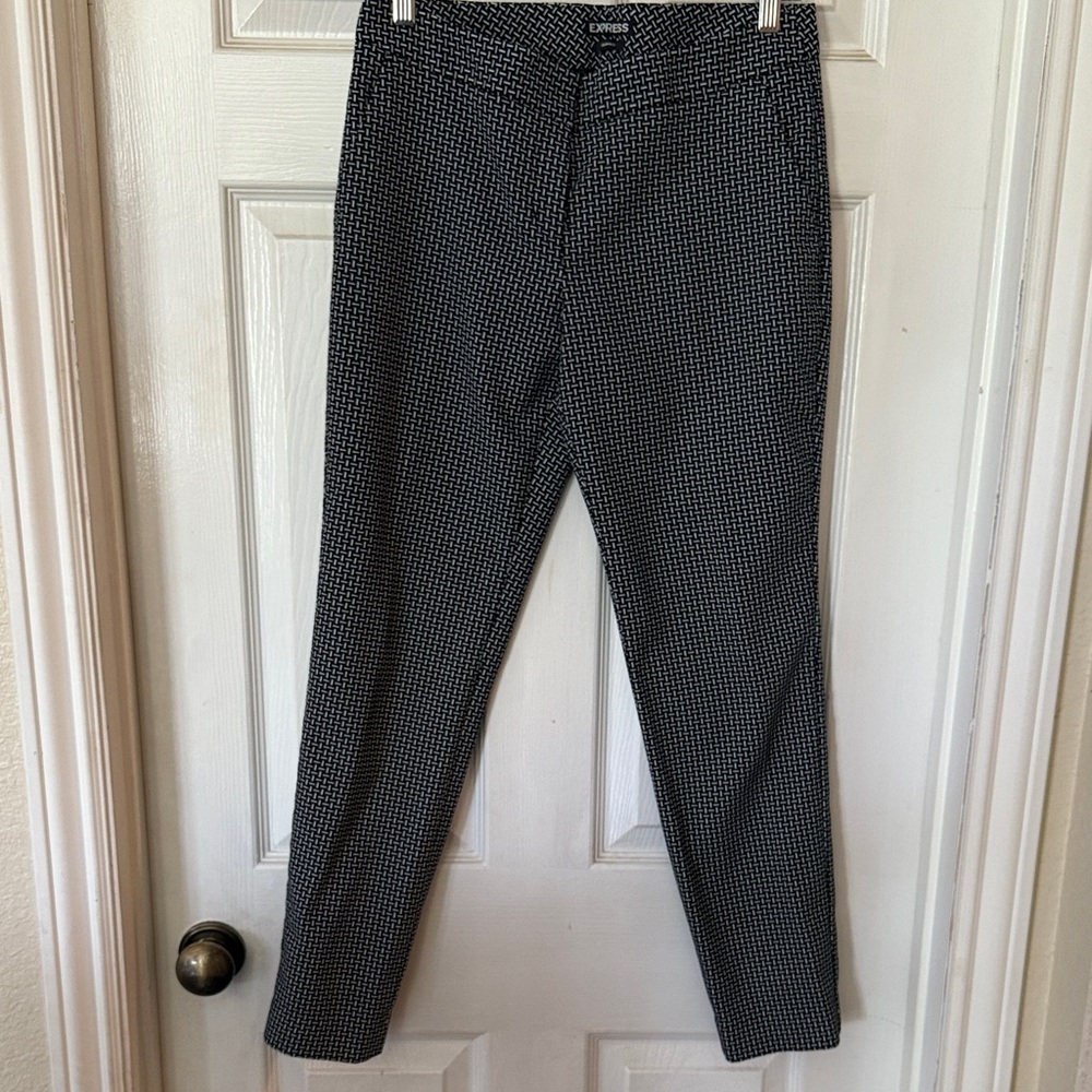 Express Black and White Checkered Ankle Pants